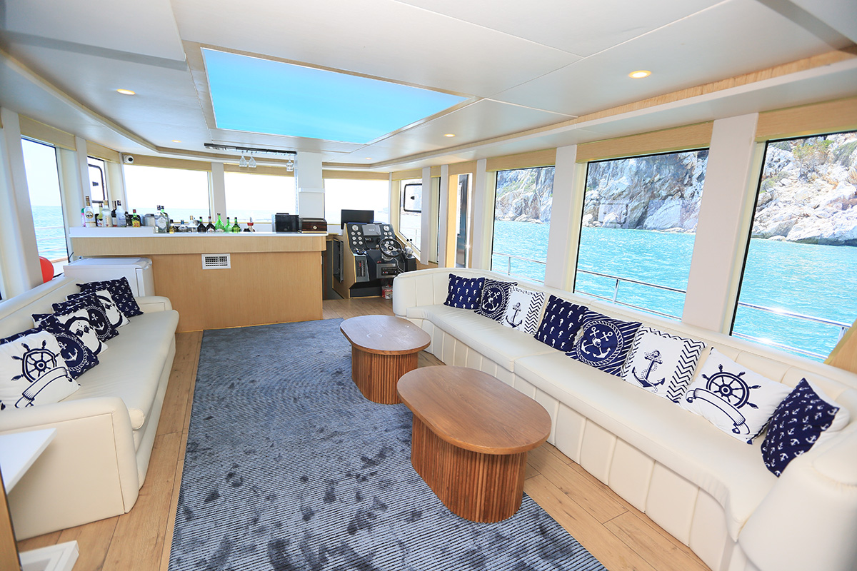 Saloon 01